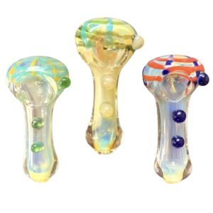 HP1333-HAND PIPE 2.5”   Multi color iridescent hand pipes featuring 3 beads and amazing designs.